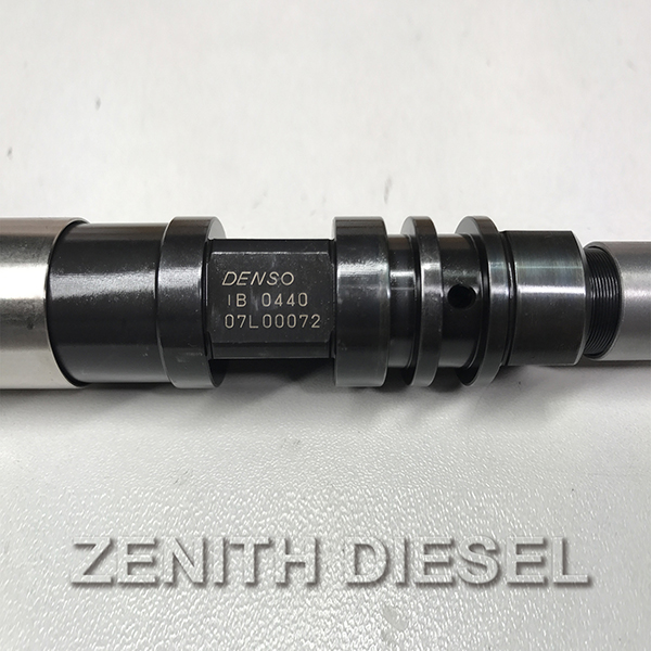 diesel engine fuel injector 095000-0440