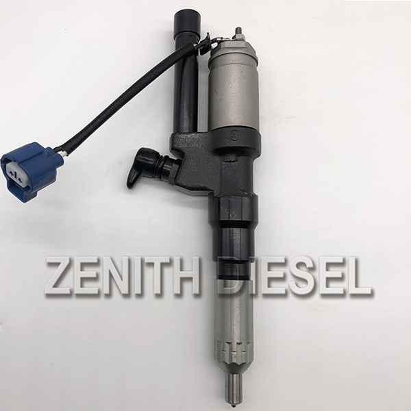 Fuel injector common rail fuel injector 095000-1031