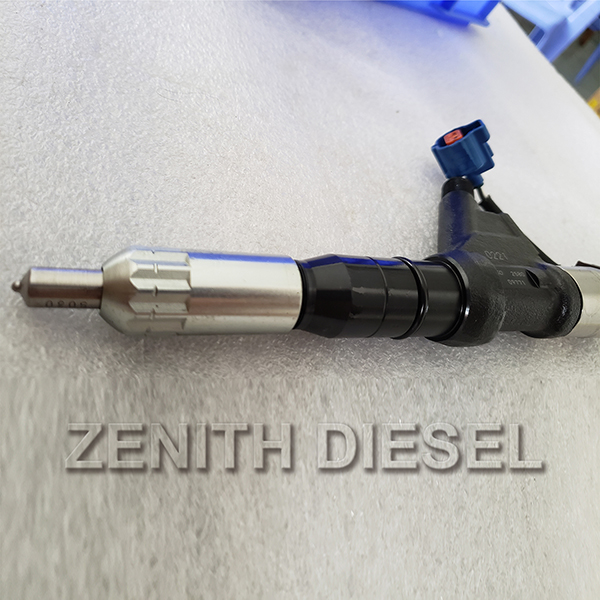 Fuel injector common rail fuel injector 095000-2580