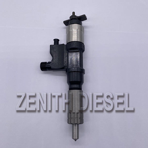 Fuel injector common rail fuel injector  095000-5014