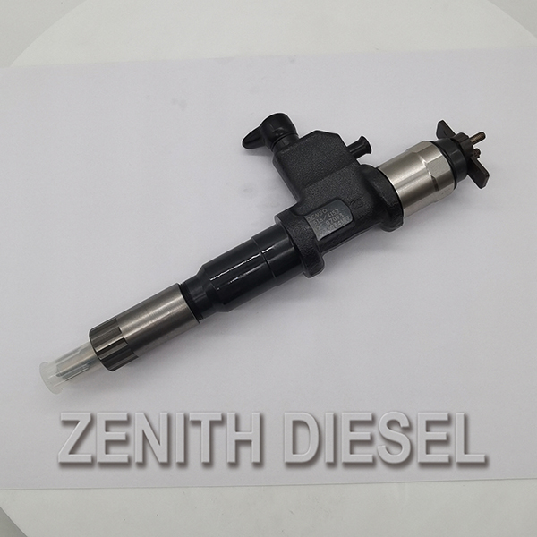 Fuel injector common rail fuel injector  095000-5516