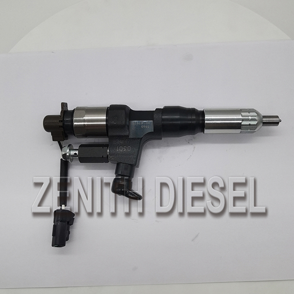 Fuel injector common rail fuel injector  095000-5960