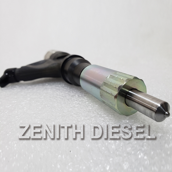 Fuel injector common rail fuel injector 095000-6071