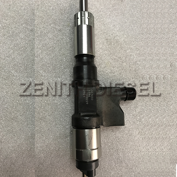 Fuel injector common rail fuel injector 095000-6384