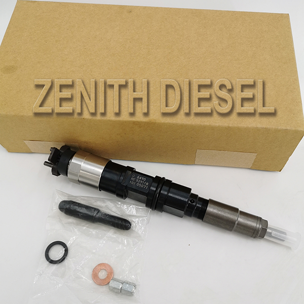 Fuel injector common rail fuel injector  095000-6490(RE529118)